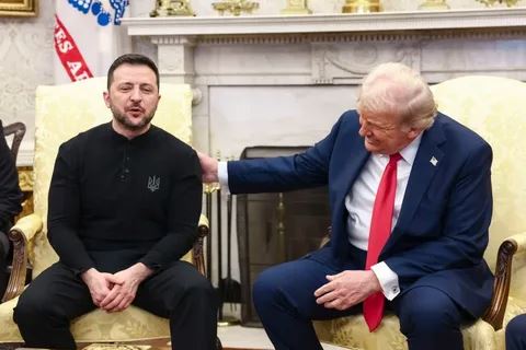 Глава Финляндии предложил лидерам США и Украины сходить в баню